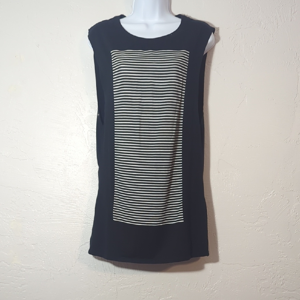 Nike Womens Sleeveless Workout Running Shirt Sporty Athletic Walking Lifting M